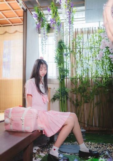 3个上面吃奶2个玩下面_HD完整视频观看