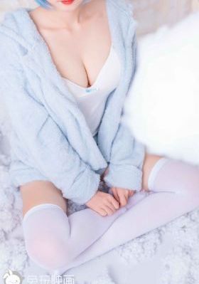 KTV公主被吃奶吃到爽_超清BD在线观看